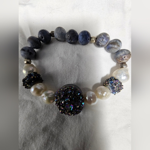 Elegant Blue and Pearl Beaded Bracelet‎ - Picture 4 of 7